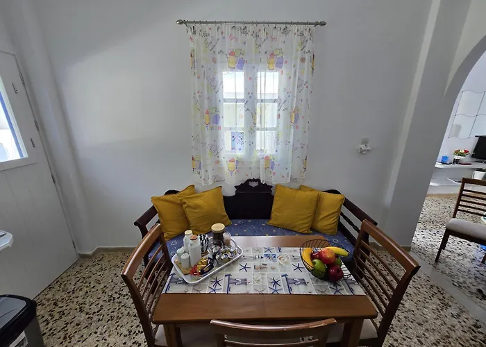 Casa vacanze Maraki's Little House Santorini Kamári