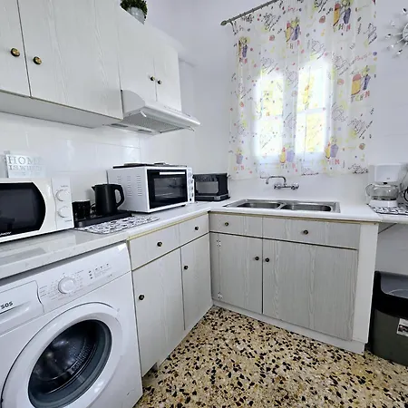 Maraki's Little House Santorini *