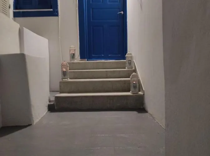 Maraki's Little House Santorini Kamári