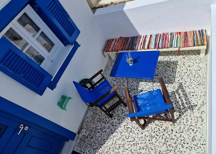 Maraki's Little House Santorini *