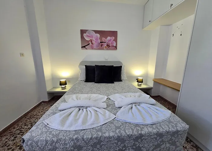 Maraki's Little House Santorini *