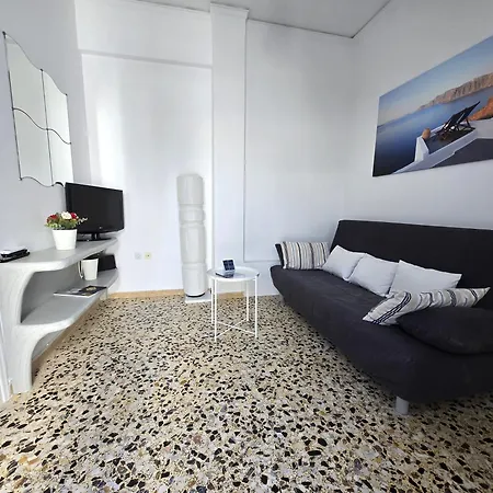 Maraki's Little House Santorini Kamári