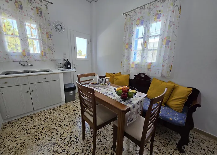 Holiday home Maraki's Little House Santorini Kamari (Santorini)